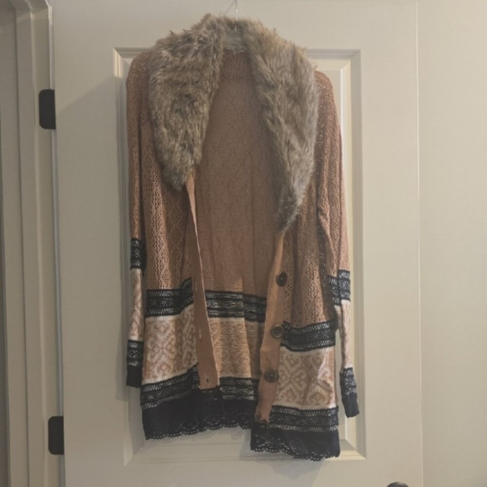 BKE Tan and Black Cardigan with Faux Fur Collar